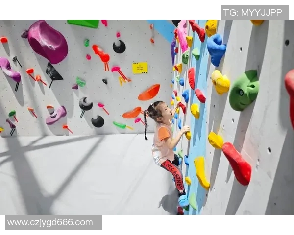 探秘北京攀岩队实力与魅力运动攀岩巨献引领新风潮 探秘北京攀岩队实力与魅力运动攀岩巨献引领新风潮