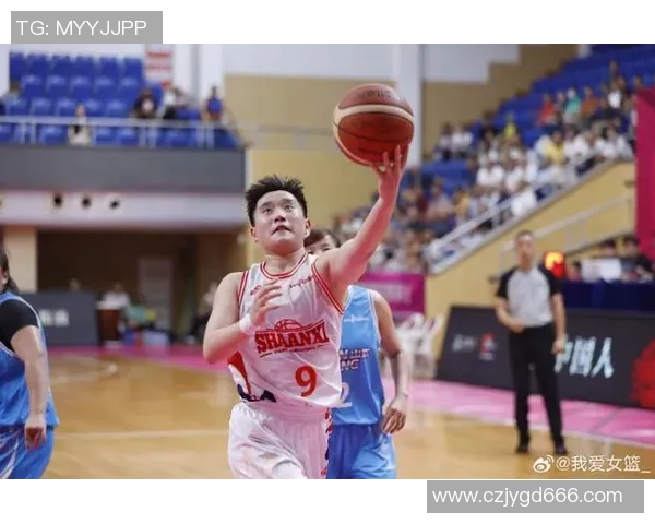 武汉篮球队在全国锦标赛中以88分稳居积分榜首位展现强劲实力